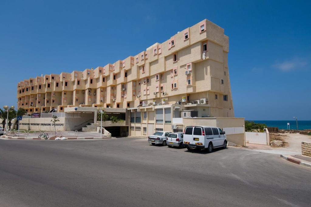 Ha-Aliya Sea View Apartment นาฮารียา ภายนอก รูปภาพ