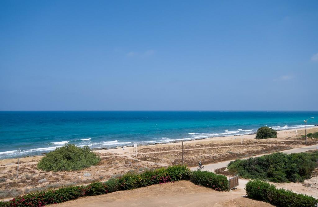 Ha-Aliya Sea View Apartment นาฮารียา ภายนอก รูปภาพ