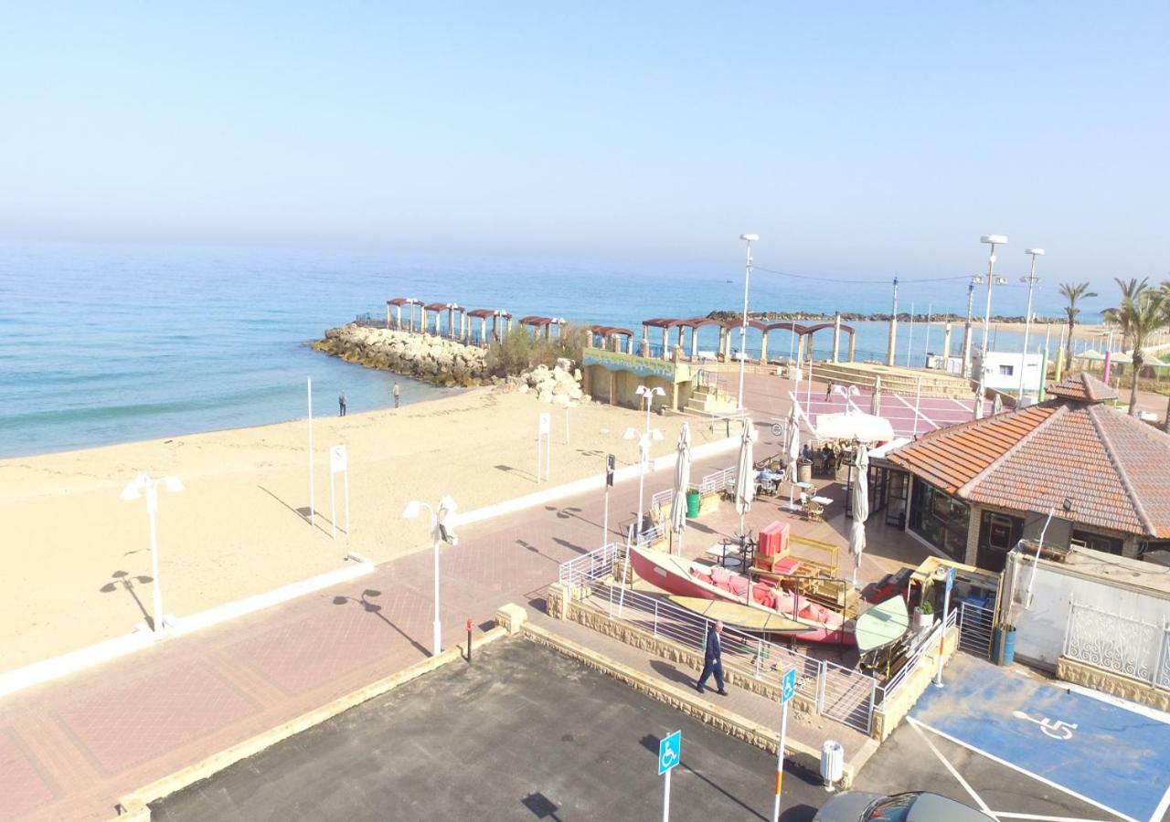 Ha-Aliya Sea View Apartment นาฮารียา ภายนอก รูปภาพ