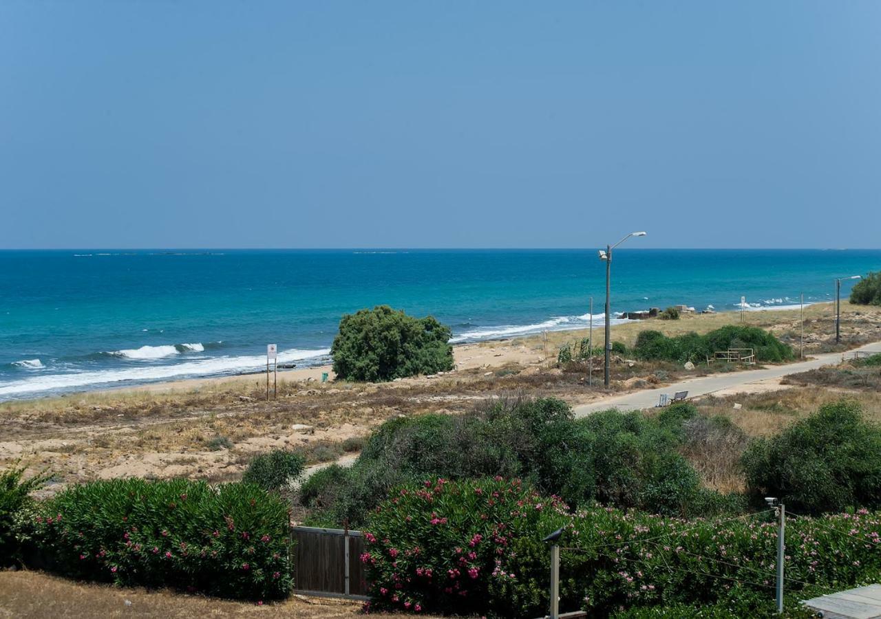 Ha-Aliya Sea View Apartment นาฮารียา ภายนอก รูปภาพ