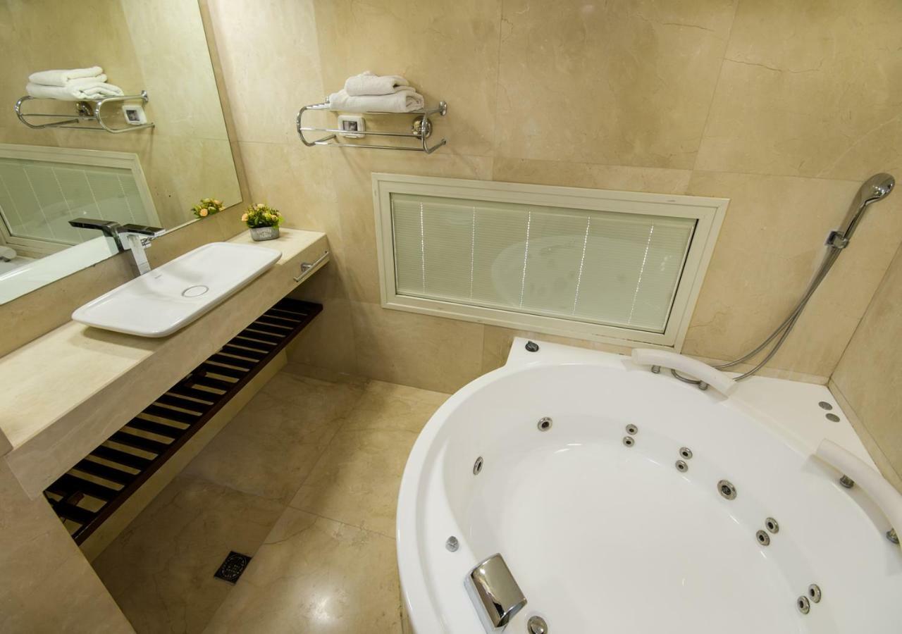 Ha-Aliya Sea View Apartment นาฮารียา ภายนอก รูปภาพ