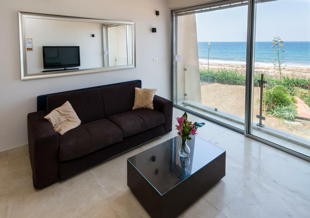 Ha-Aliya Sea View Apartment นาฮารียา ภายนอก รูปภาพ