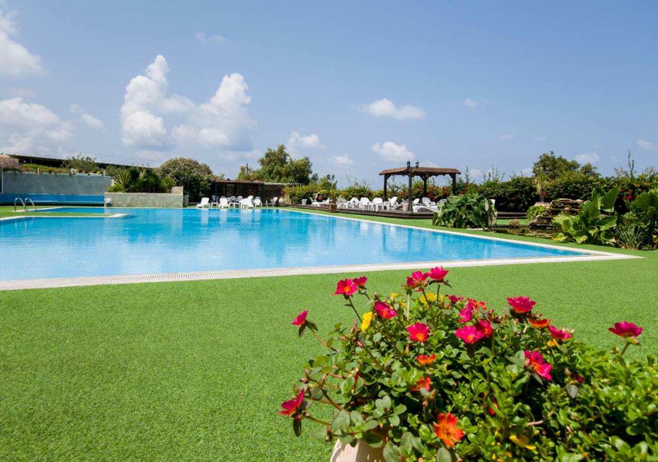 Ha-Aliya Sea View Apartment นาฮารียา ภายนอก รูปภาพ